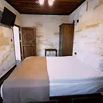 Rock Cave Hotel *