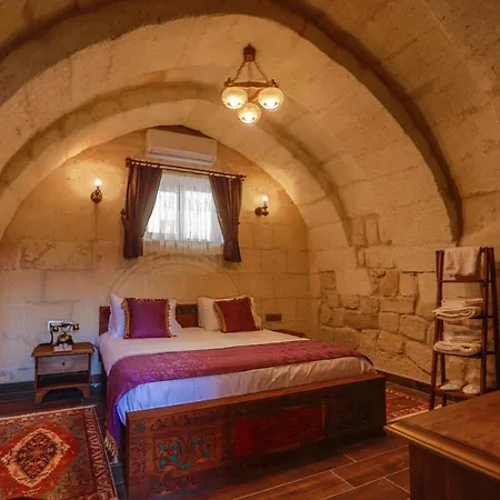 מלון Ada Cave *