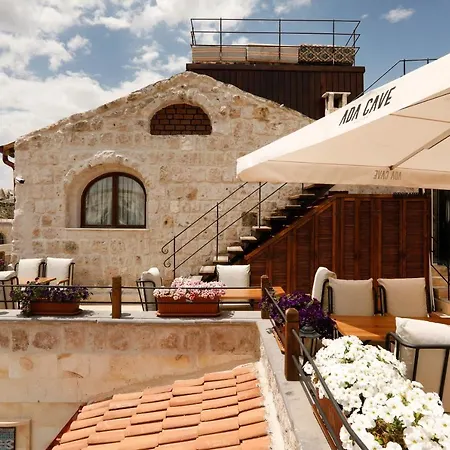 Ada Cave Szálloda *