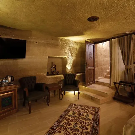 Ada Cave Szálloda *