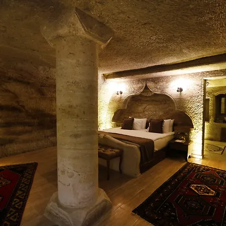 Отель Rock Cave *