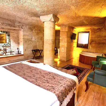 Отель Rock Cave *