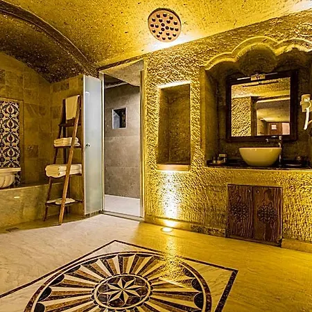 Rock Cave Hotel *